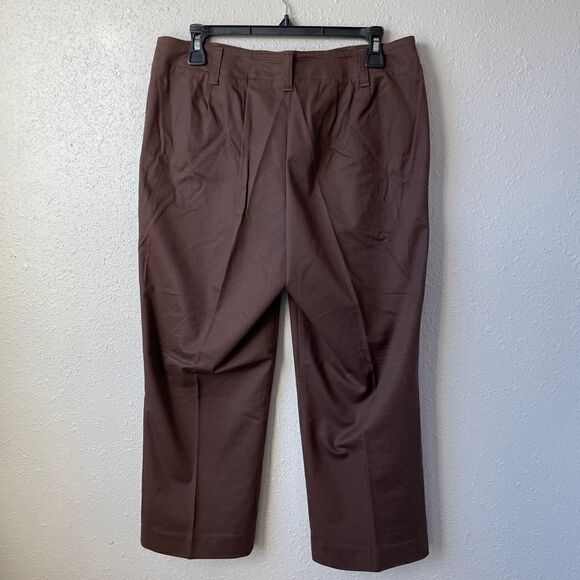 Liz Claiborne Brown Michaela Capri Pants Size 10 - Picture 2 of 4